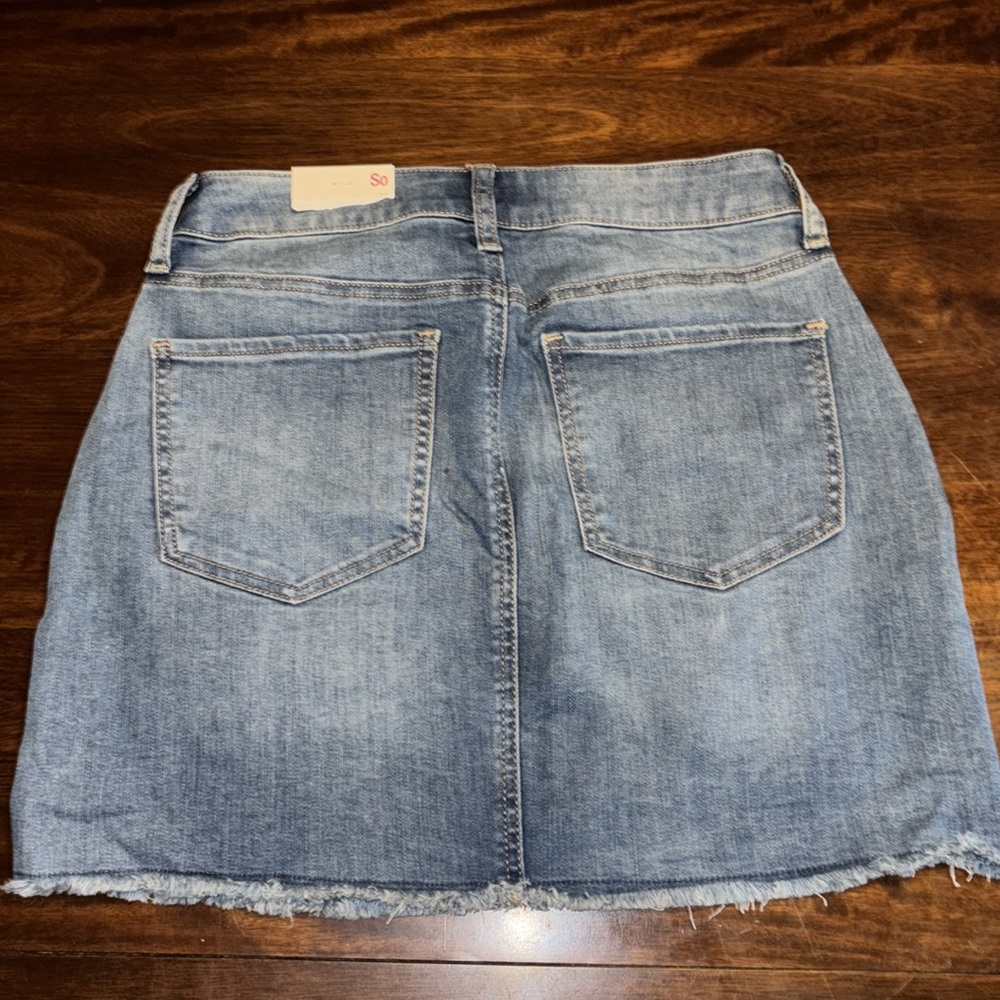 So denim distressed jean mini skirt Size 5/27 New - Picture 3 of 6